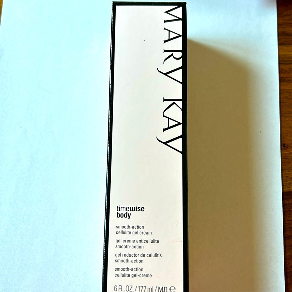 Mary Kay TimeWise Smooth Action Cellulite Gel Cream
NIB